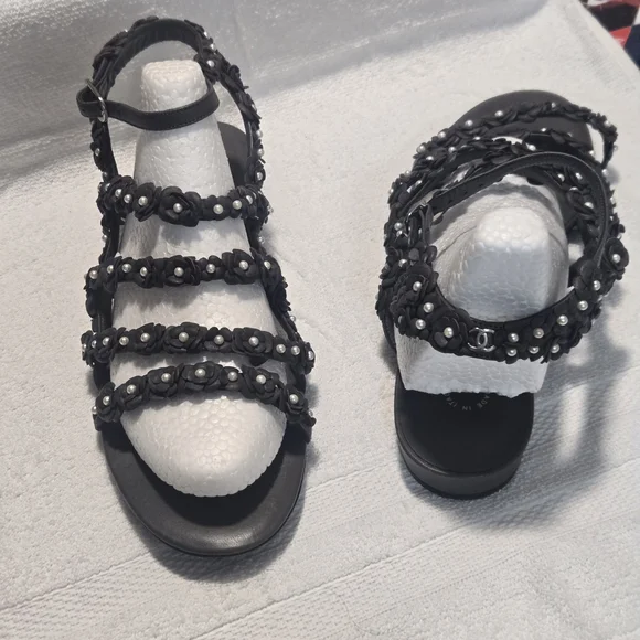 Chanel Black Strappy Floral Sandals - Picture 3 of 5